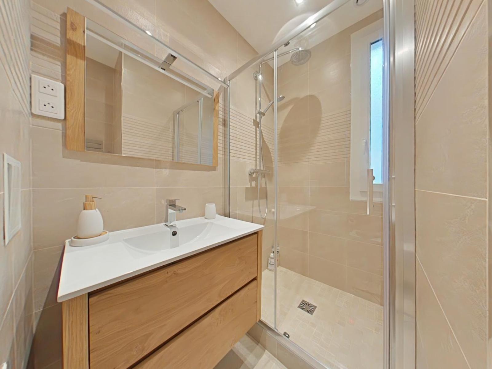 The Square, Paris-Asnieres, Private Apartment With Bedroom And Living Room Kültér fotó